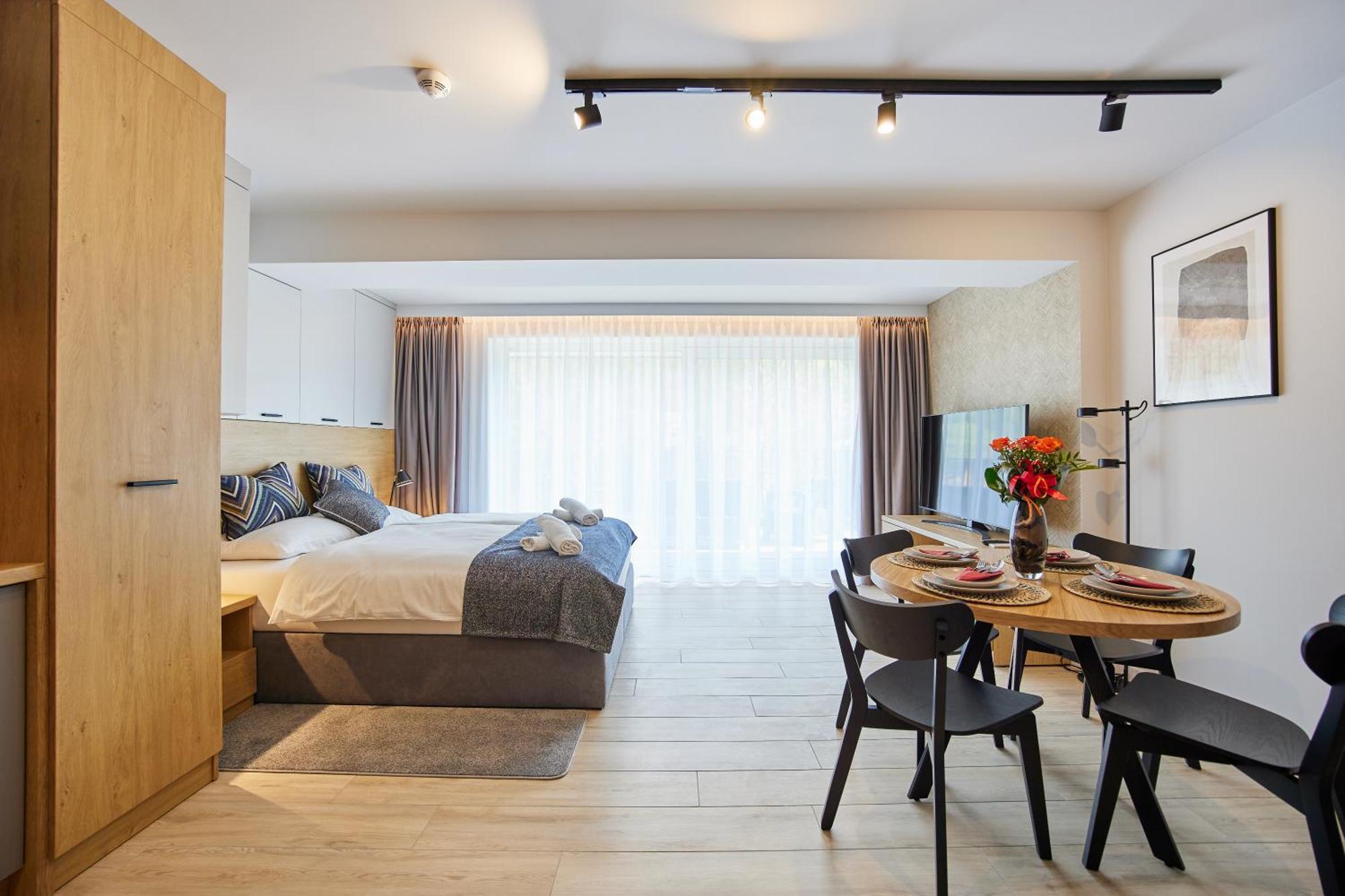 Everest Apartamenty Щирк Экстерьер фото