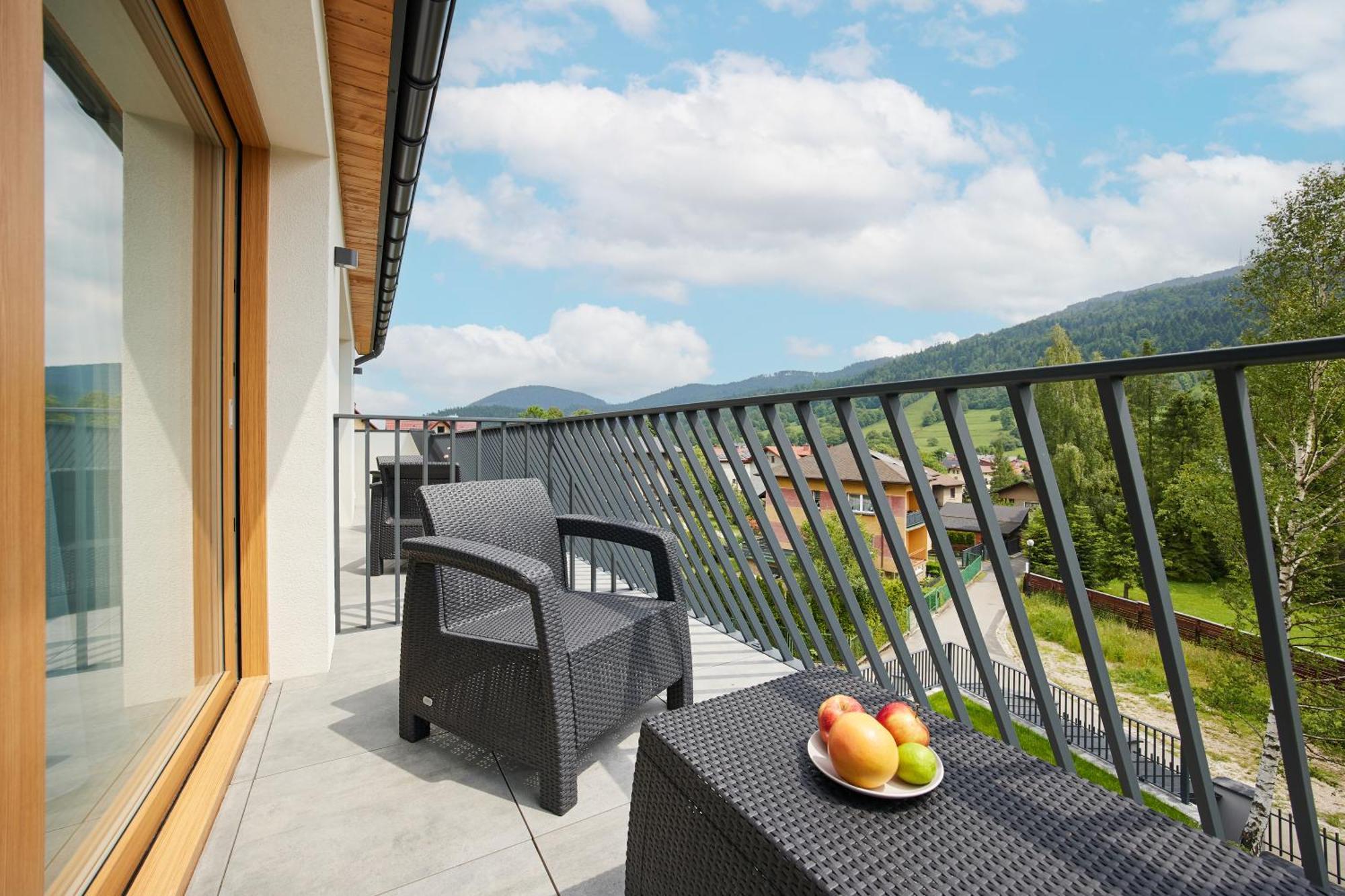 Everest Apartamenty Щирк Экстерьер фото